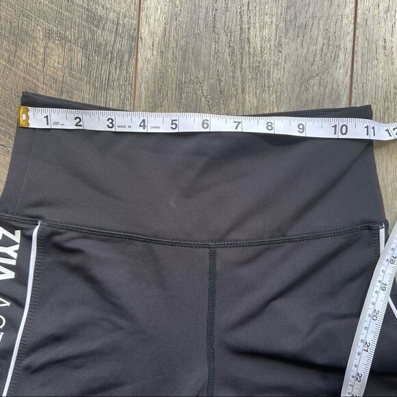 Zyia Active Striped Logo Light N Tight 7/8 Leggings Size 2 - Picture 10 of 11